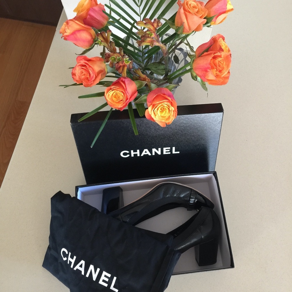 Chanel Black Lambskin Leather Ruffle CC Logo Patent Cap Toe Heels